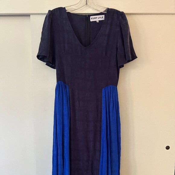 Kurt Lyle Short Sleeved Dress - Picture 1 of 3